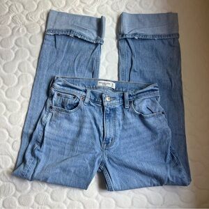 ✨SOLD✨Abercrombie & Fitch The Baggy Low Rise Women’s Jeans